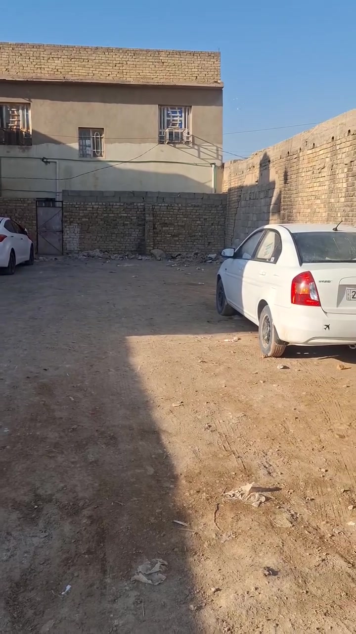 السلام عليكم قطعة أرض البيع المساحة 200 متر ***********
