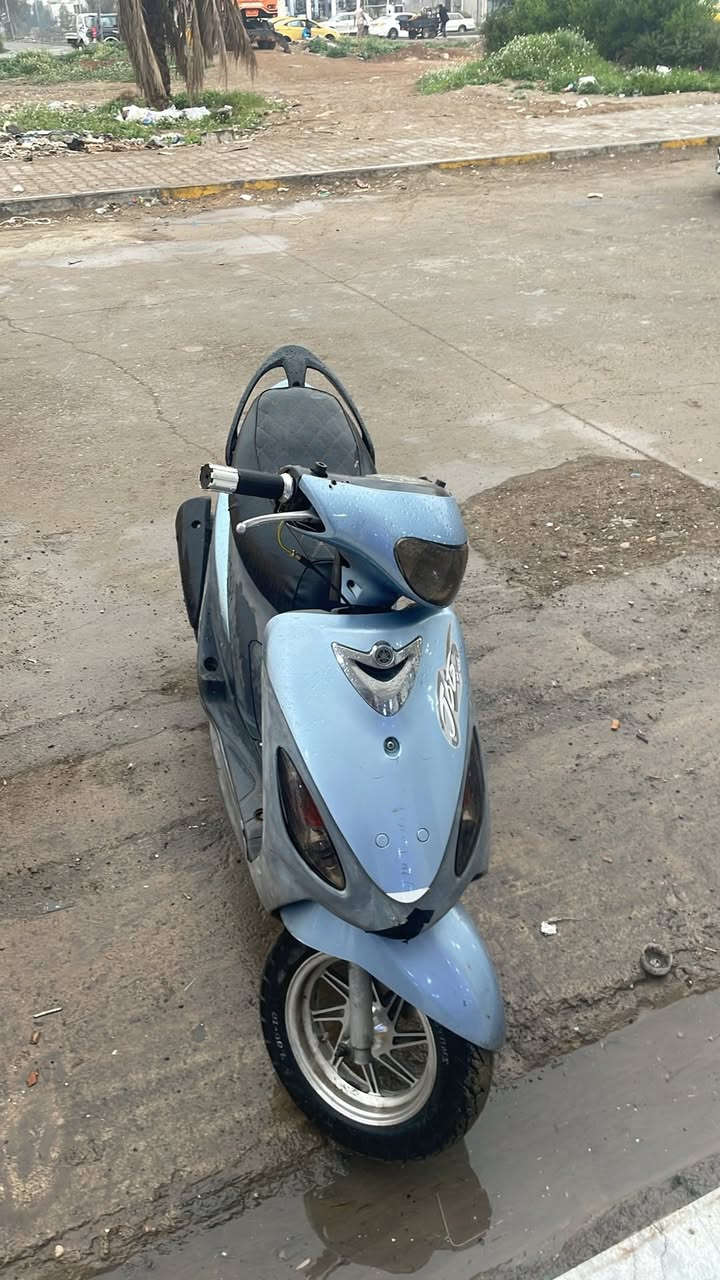 سلام عليكم ماكس منغولي دراجه سلف كهربائيات كله شغال محرك ٥٥ شلعه ومعدل خير من الله تاير جديد صالنصه جديده كله جديد اي نقص مابيها سعر 475 رقم***********
