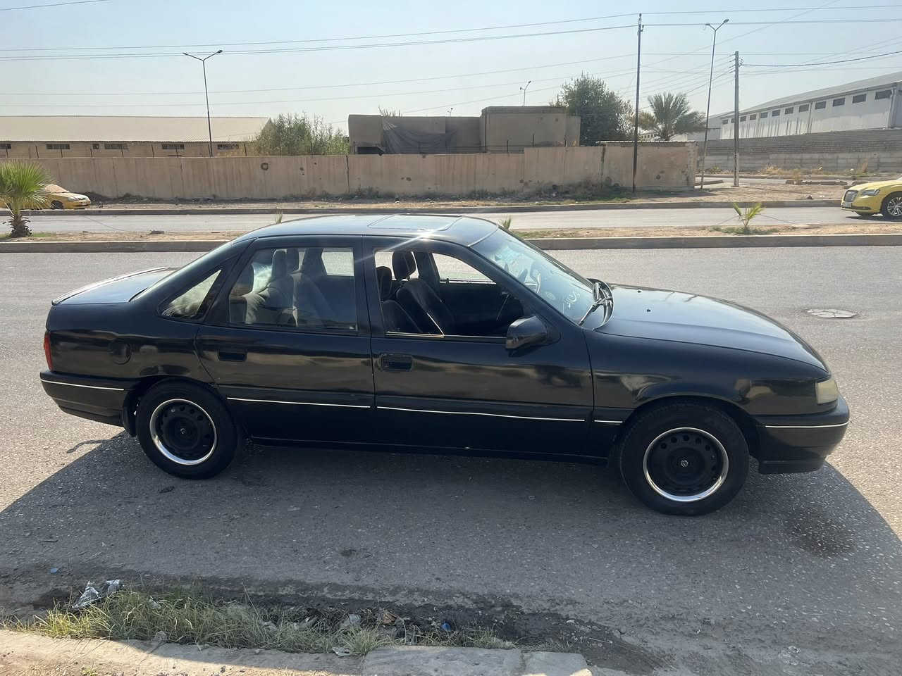 فكترا للبيع مديل 1991 السعر 43 وبها مجال 
حجم16 محرك كير شرط 
كهربائيات كلها شغاله 
صبغ عام جماليه بدون ضرر 
فقط معجون بل صندوك اثر خيسان
كابون بانزين بيها 
رقم نينوى انكليزي بسمي 
*********** شرط التحويل
