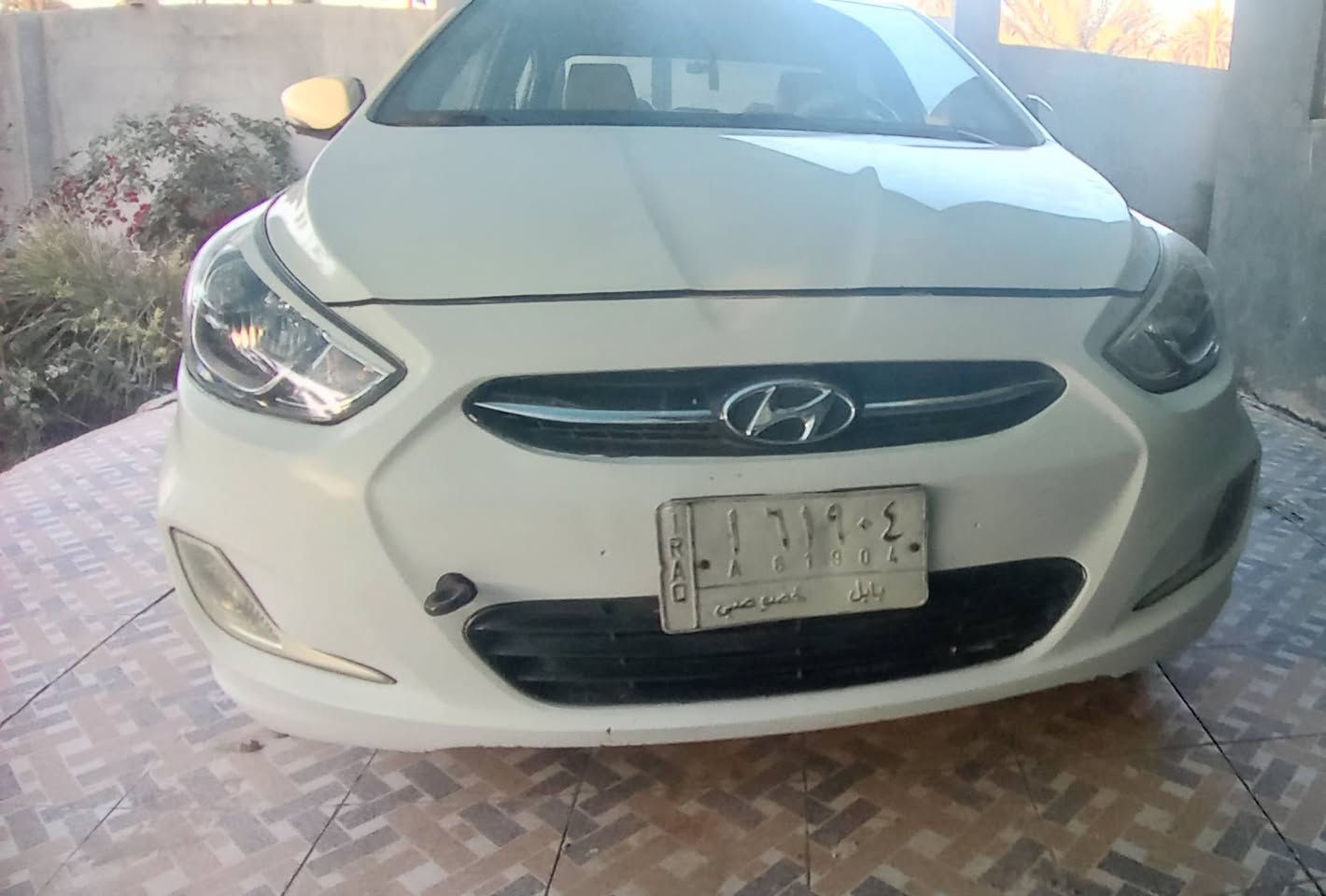 السلام عليكم اكسنت خليجي#موديل ٢٠١٥ حجم المكينة 1600 مواصفات معروفه فتحه يدات نيكل اشاير بالمري شاشة كاميرا مكانها بالحلة الشراي يتصل ***********
