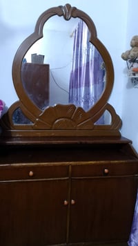 ميز مراية • ميز • مراية • ديكور منزلي • مستعمل نظيف • طاولة مراية • اث...