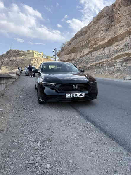 اكورد ٢٠٢٥ سبورت ماشيه ٩٠٠٠ ميل 
سيارة جديده وكلشي جاهز حادثه مثل ما موضح باالصور تجي قطعتين تبريد وشاحن لاسلكي تجي وتشوف صور ماعندي اله هًواي بالحقيقة هواي احلا 

 مكاني بغداد / الغزالية *********** السعر٢٠٥ وبيه مجال للشراي
