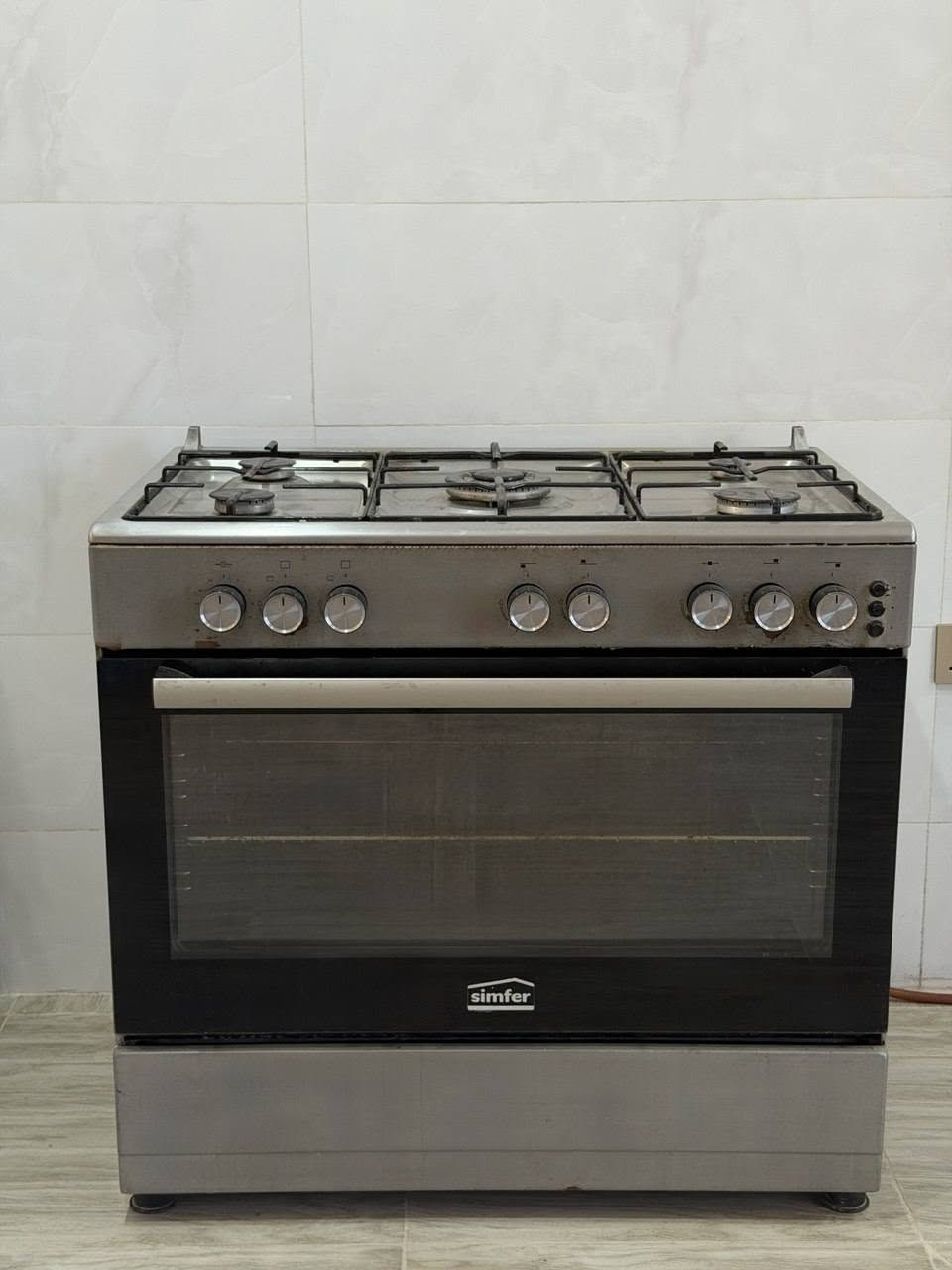 اوڨن و طباخ للبيع نظيف
اوڨن ماركة BOSH
ثنينهم ب ٣٥٠ وبيهم مجال

للاستفسار خاص او اتصل على ***********
