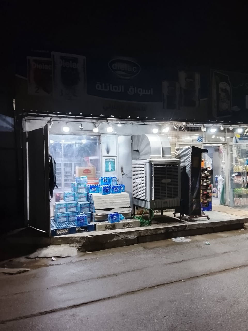 اللهم صل على محمد وال محمد سلام عليكم أسواق للبيع الموقع الشعب شارع الصحه خلف  المحكمة عدد البرادات 10تلاثه شركه مجمدات 7 ثنين شركه+مبرده كبيرة+جهاز كاشير+سبالت 2طن العدد2+سستم كاميرات+براد كيك دخل خير من الله اسواق شغاله الإستفسار رقم الهاتف ***********اتصال                        واتساب ***********
