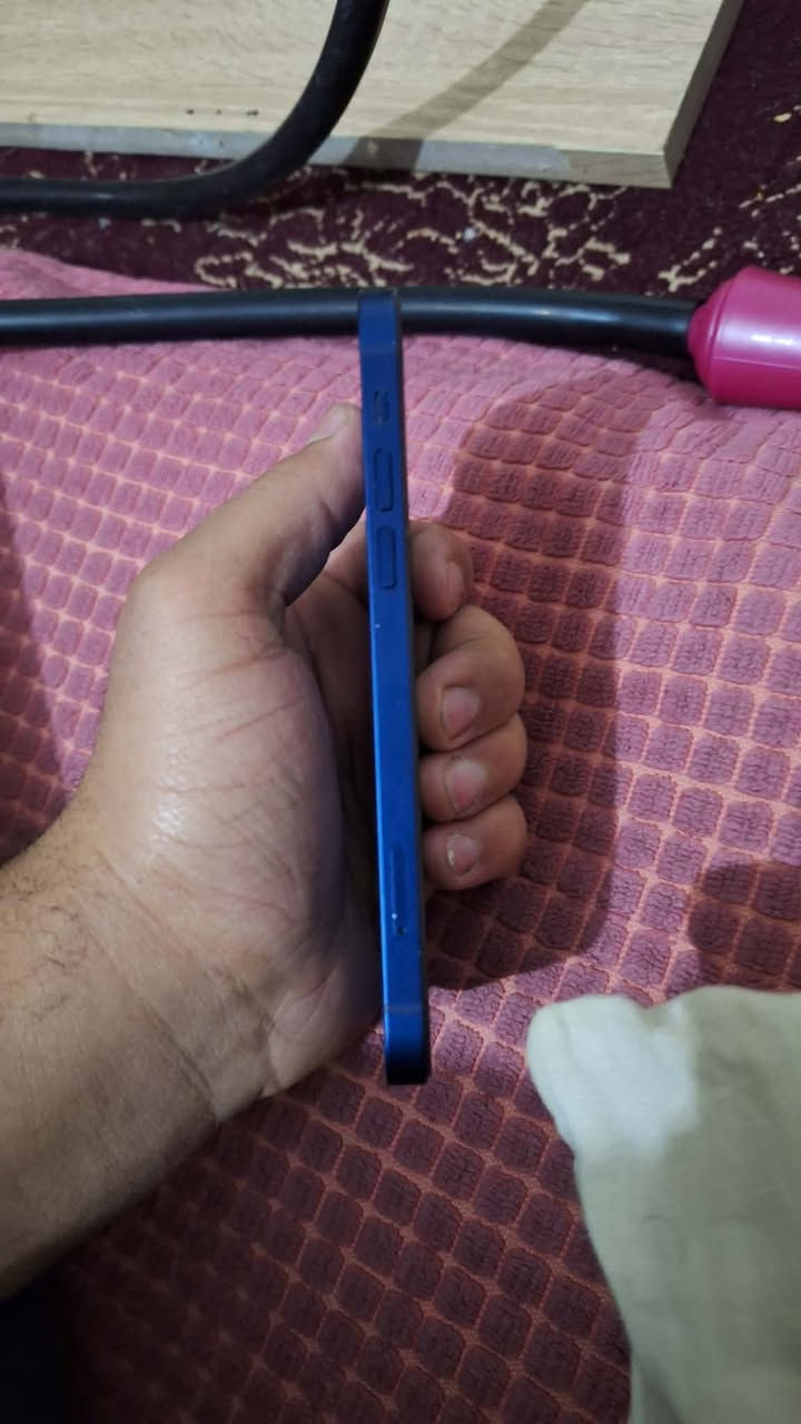 سلام عليكم
ايفون 12عادي للبيع أو مراوس
بطاريه 79
الذاكره 64
الجهاز نضيف كلش حلو 
للستفسار ***********
