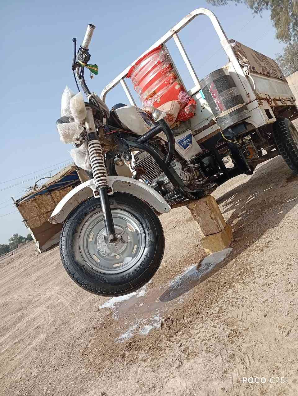 سلام عليكم ستوته اللبيع وراق صولي بسمي موديل 18تخم تاير جديد كهرباءيات كله شغاله مكينه 2025خير من الله 
سعر1550وبيه مجال غليل شراي ينتصل ***********
