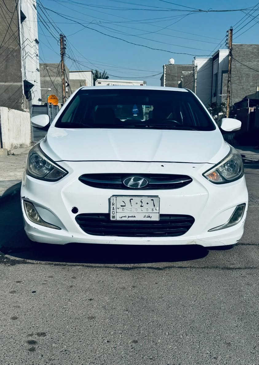 اكسنت 2015 خليجي سنويه بأسمي
محرك 1600 (دوش) المرغوب
كير ومحرك بحاله جيده جداً
حداديه جيده
تدفئه + تبريد
باتري جديد
بلوتوت
اشاير بالمري
تحكم جهتين
السياره ما ناقصها شي الحمدلله 
بدون قطره صبغ
بيها قطعه تبديل باب السايق نفس اللون (لا صبغ ولا معجون + وصل الشراء عندي)
السعر : 110 ورقه وبيها مجال للشراي
للتواصل : ***********
