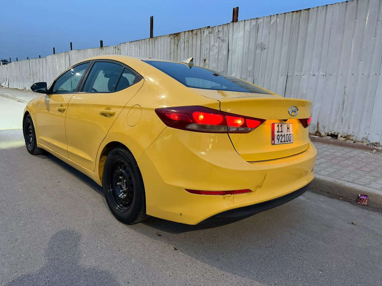 سلام عليكم
النتر موديل 17 سياره جديده وحلوه مكينه وكير خير من الله السياره تخم تاير كبل للشارع شغل وطلع السياره بيه بس البنيد بدون اي دواخل مكان السياره بغداد رقمي ***********
