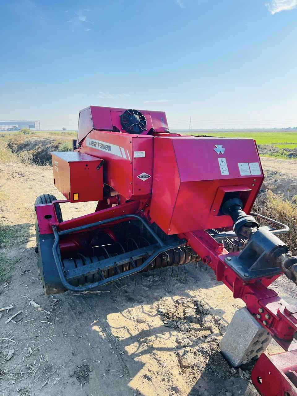 سلام عليكم 
للبيع
كابسى
فوركسن
كفاله عامه
شرط الشغل 
السعر 15 مليون
التصال

‭0783 890 6783‬
