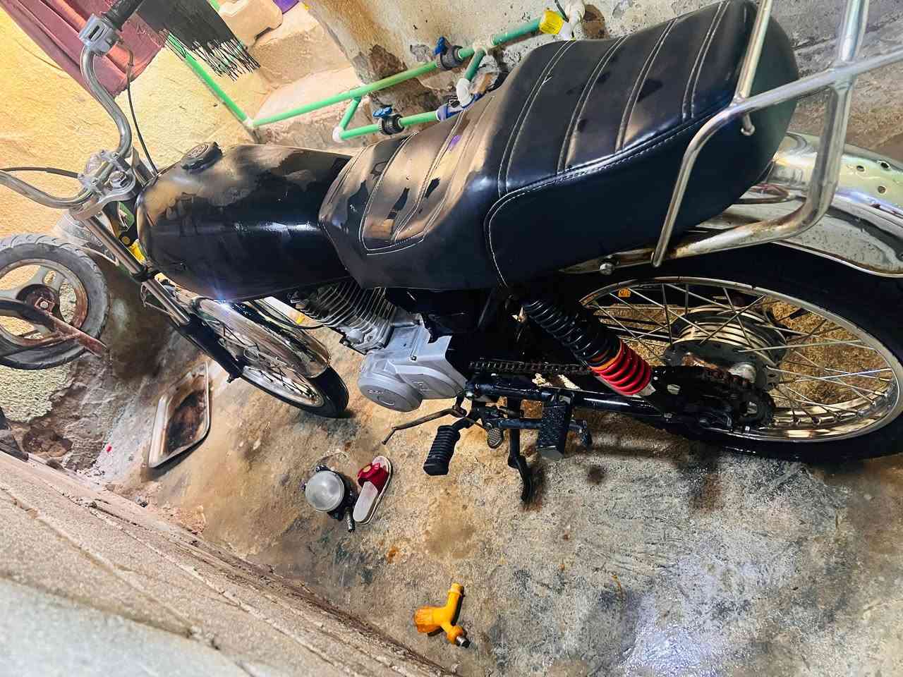 مكلف بلنشر ... للبيع نامه ادوات مكاني بصره الاصمعي السعر 300وبيها مجال رقم ***********
