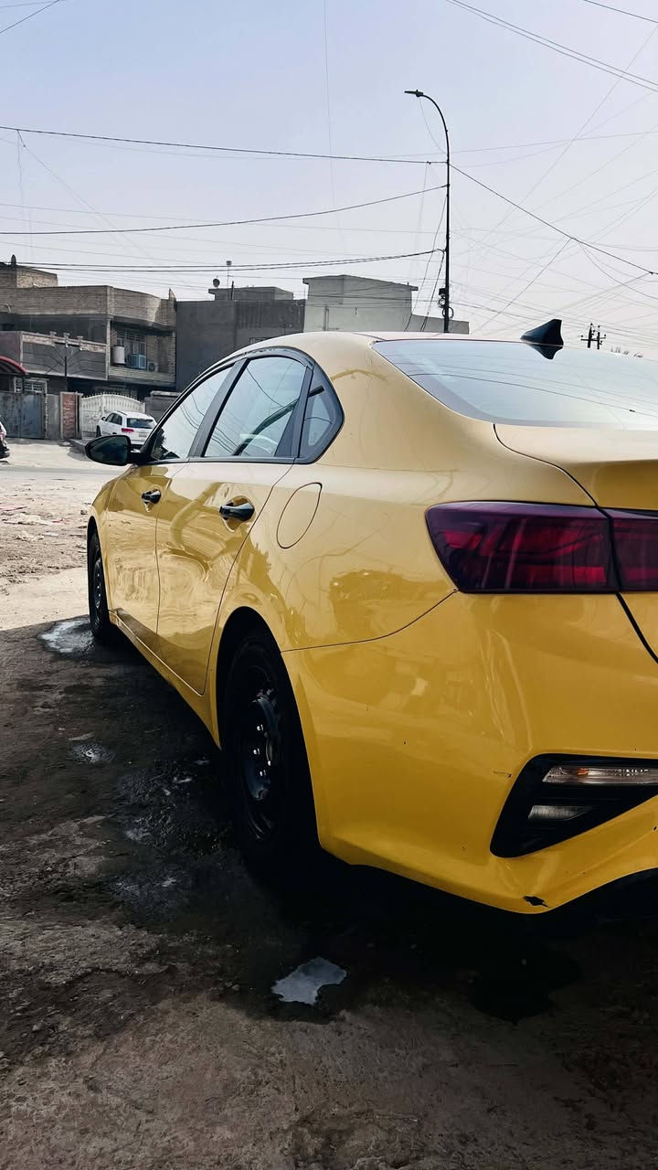 السلام عليكم
فورتي مديل 2021  رقم بغداد بسمي
حادثها بس بنيد مبدل الباقي ليبل واحد
وبيهه حالوب   
داخل لونين 
مكفوله لا لغد ولا 
مكينه 2000 دوش كير CVT  
لا تبخير ولا تنقيص  منظومه غاز 60 لتر 
ماشيه 147  
السعر 138 
مدوشمه ارضيه وتنته
***********
