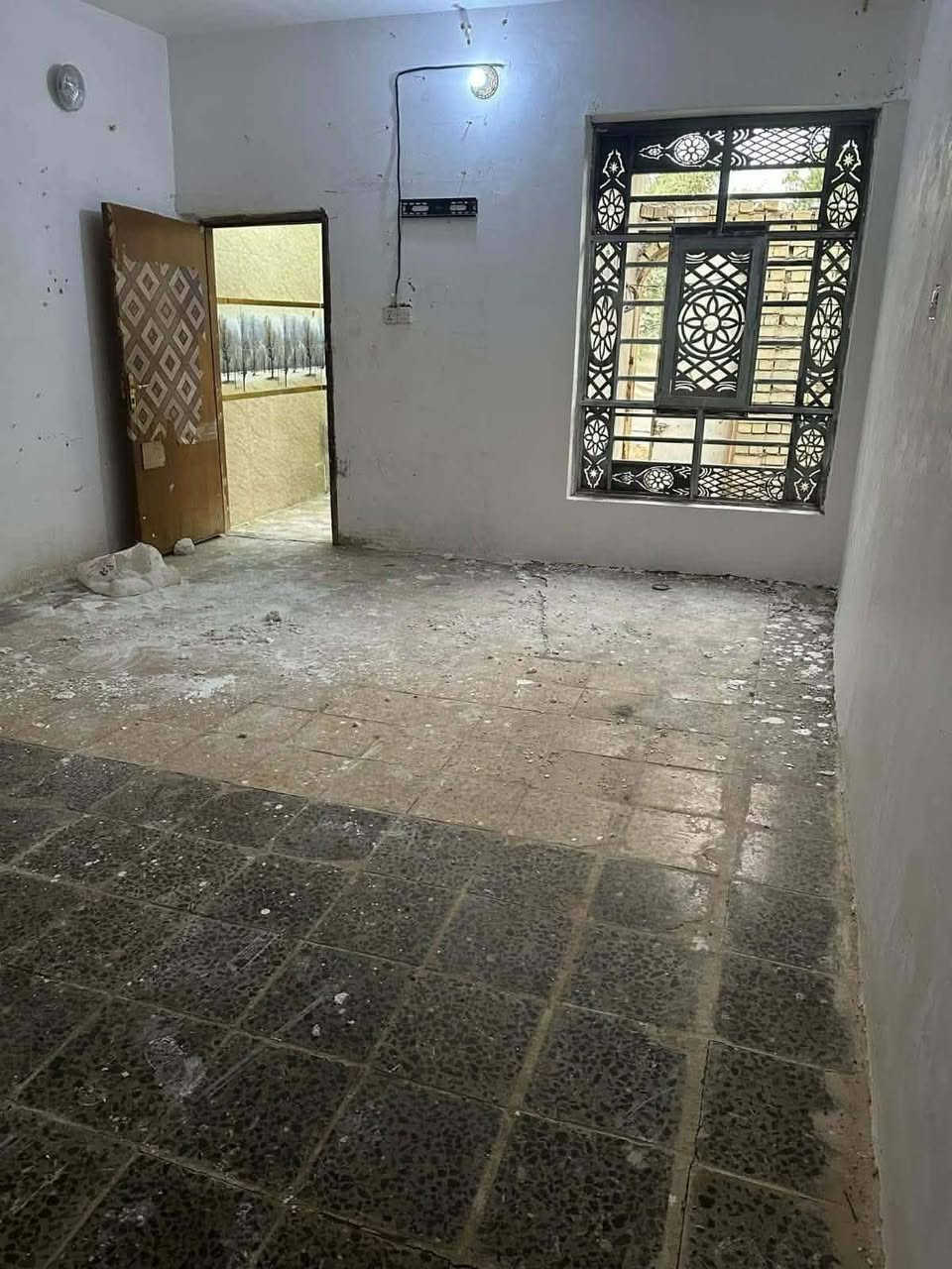 دار للإيجار 🏡 سعر الاجار 200 الف  💸
الموقع 📍حي النداء بصف شارع المجمعات خلف الغزالي للهواتف النقاله
المساحة📌50 متر طابق واحد 
يتكون من غرفة نوم
صالة 
صحيات 
مطبخ
البيت زيرو يقع على شارع 20
ويحتوي على تانكي ماء سخان خط مولده 
جاهز من كلش


**إذا كنت صاحب هذا الإعلان وتريد حذفه لأي سبب، رجاءا أرسل رسالة إلى الدعم الفني**