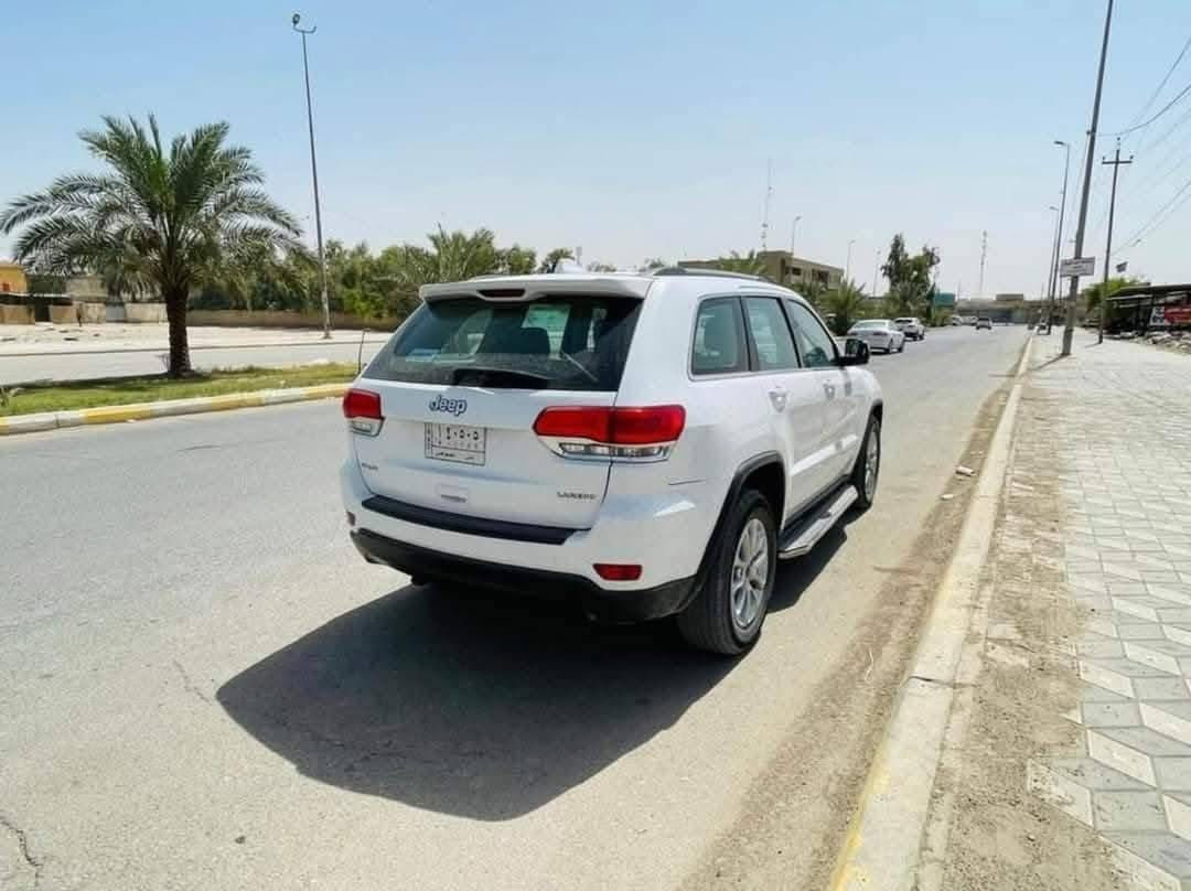 جيب لاريدو  موديل 2014 ( خـليـجـي )
لون ابيض فول موصفات 1/1 فورويل  
رقم صاحب سيارة ***********
السعر ١٩٠ 
بيع او مراوس 

خليجي2014  4x4 
فول موصفات 1/1 
حجم المحرك : 6سلندر 3600  
ماوس وضعيات قياده الفور ويل 
* سلايت
بصمه دخول ذكي 
*شاشه بلادي صغيرة
*كشنات الاماميه كهربائي  
*ويل حجم  18
هوك امامي خلفي
*شفتات ستيرن 
* كاميرا خلفية 
* سستم صوت ٩ سماعات  
* اشارات مرايا 
*سيدي 
*كير طيارة 8 نمر 
* تحكمات ستيرن فول
صدر جديد امامي خلفي 
السياره جديده 
مكان السياره الصويرة 
رقم صاحب سيارة ***********
السعر ١٩٠
