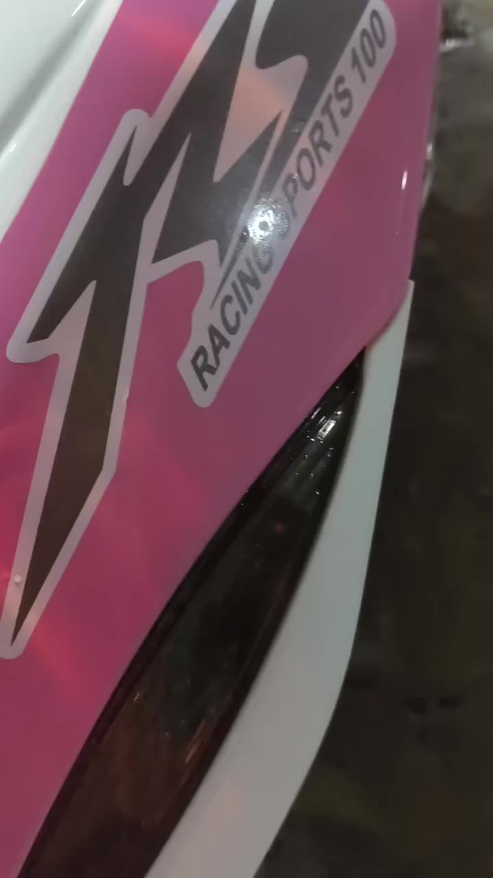 سلام عليكم دراجه ماكس عدله للبيع بوش 55 بيه شلعه ومعدل✈️رايده 900وبيه مجال واني امشومه وحالين هيه غير لون التفاصيل أكثر واتساب *********** مكاني كركوك
