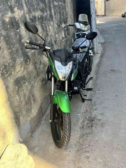 موطور هيوشه  موديل 2025 بعده مامشي  سعره مليون ونص بيه مجال   مكان رمادي هاذ رقمي ***********
