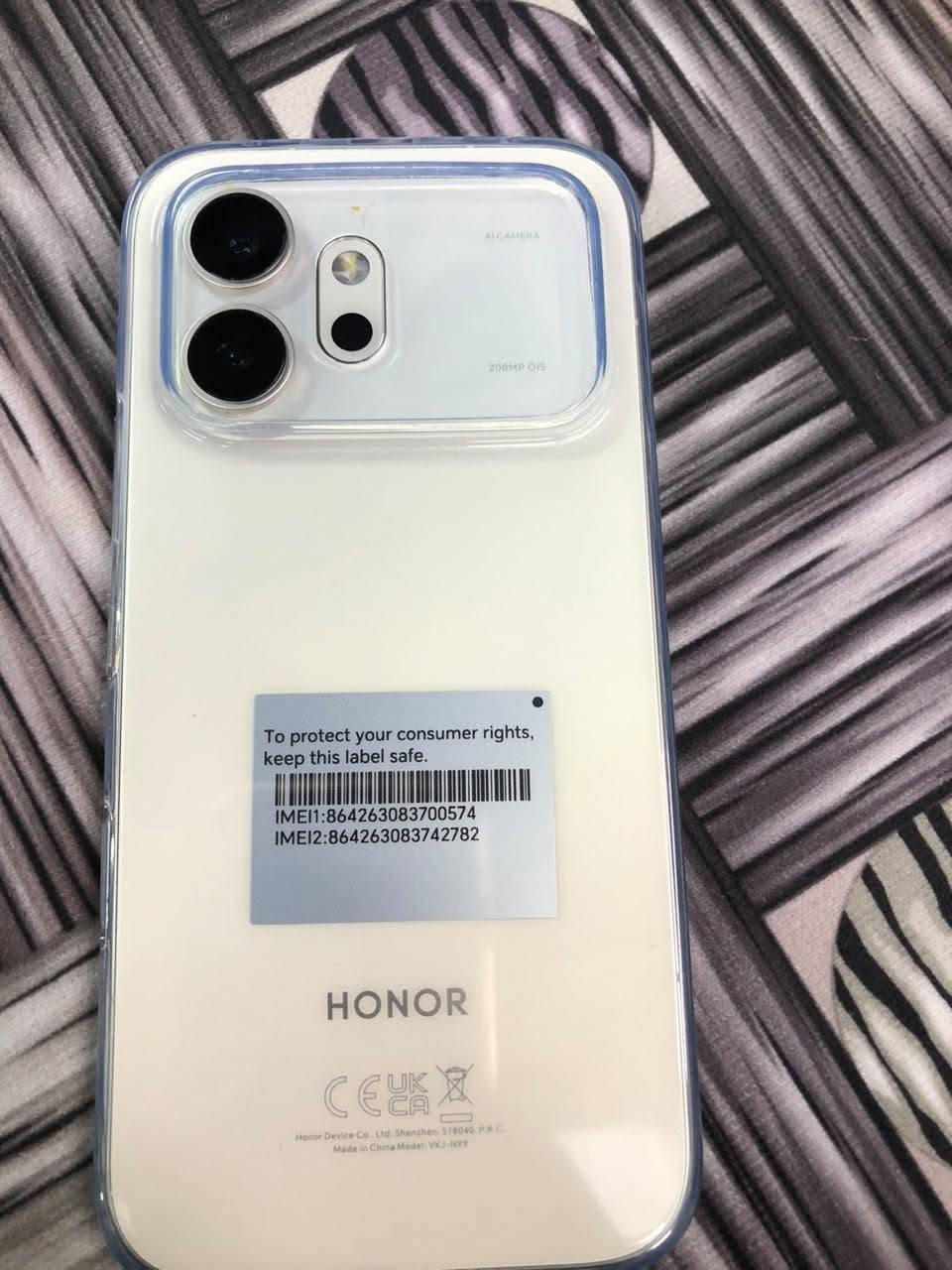 سلام عليكم  HONOR 600  للبيع أو مراوس ب إيفون
التلفون صارله  يومين فتحته بال كارتون  
بطاريته 7000
معالج 12+16
كاميره 200 ميكا بكسل


**إذا كنت صاحب هذا الإعلان وتريد حذفه لأي سبب، رجاءا أرسل رسالة إلى الدعم الفني**