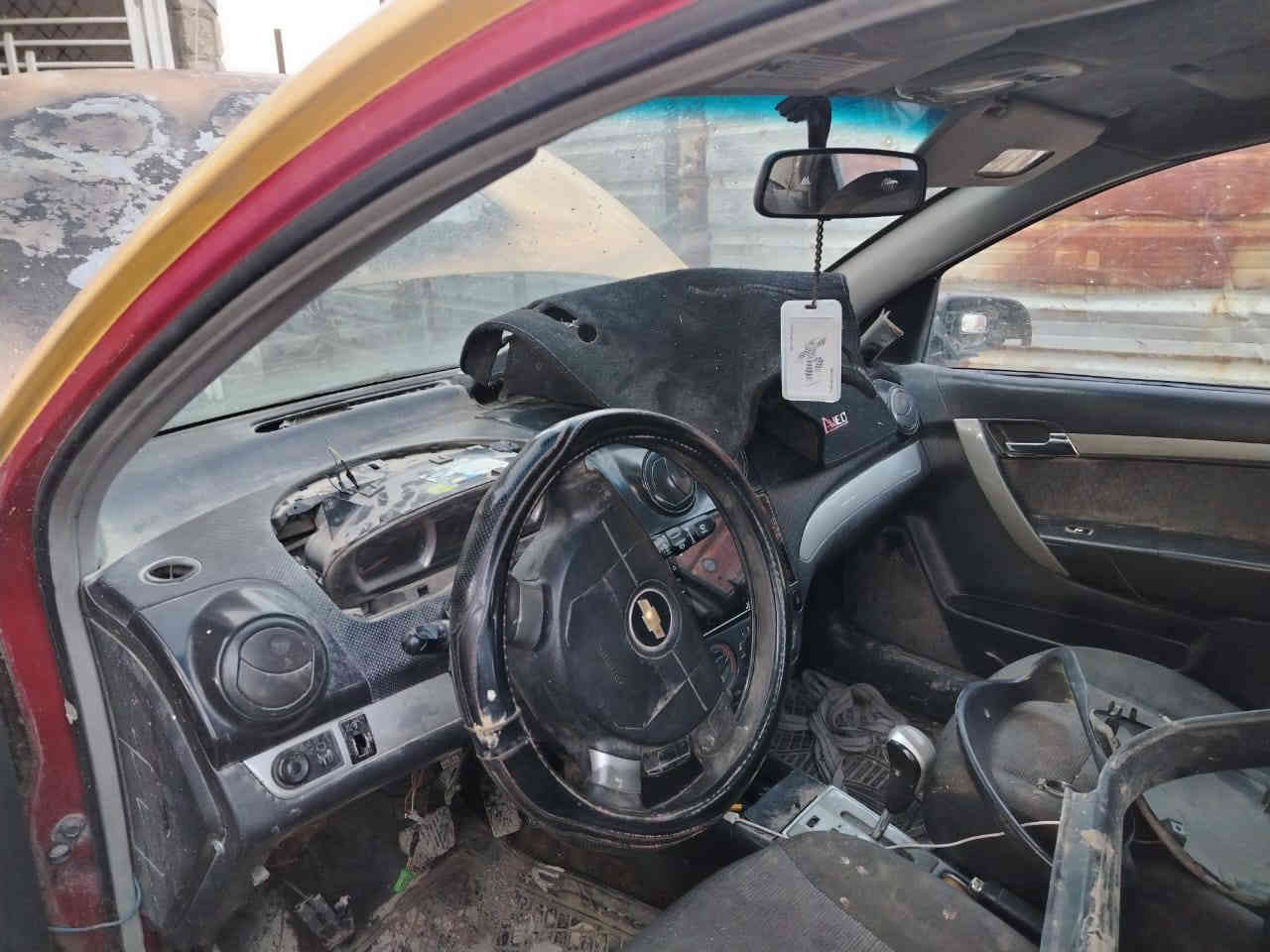 سيارة للبيع السياره افيو رقم أنبار محور محرك كورلا 1600 التضرر بالحريق بس الكهرباء مال المحرك وقاعدة الفيوزات والبنيد الظفيره اشتريتها بقت بس قاعدة فيوزات وشغل الكهربائي المكان بغداد ابو غريب رقمها انبار الماني للاستفسار الاتصال على ***********
