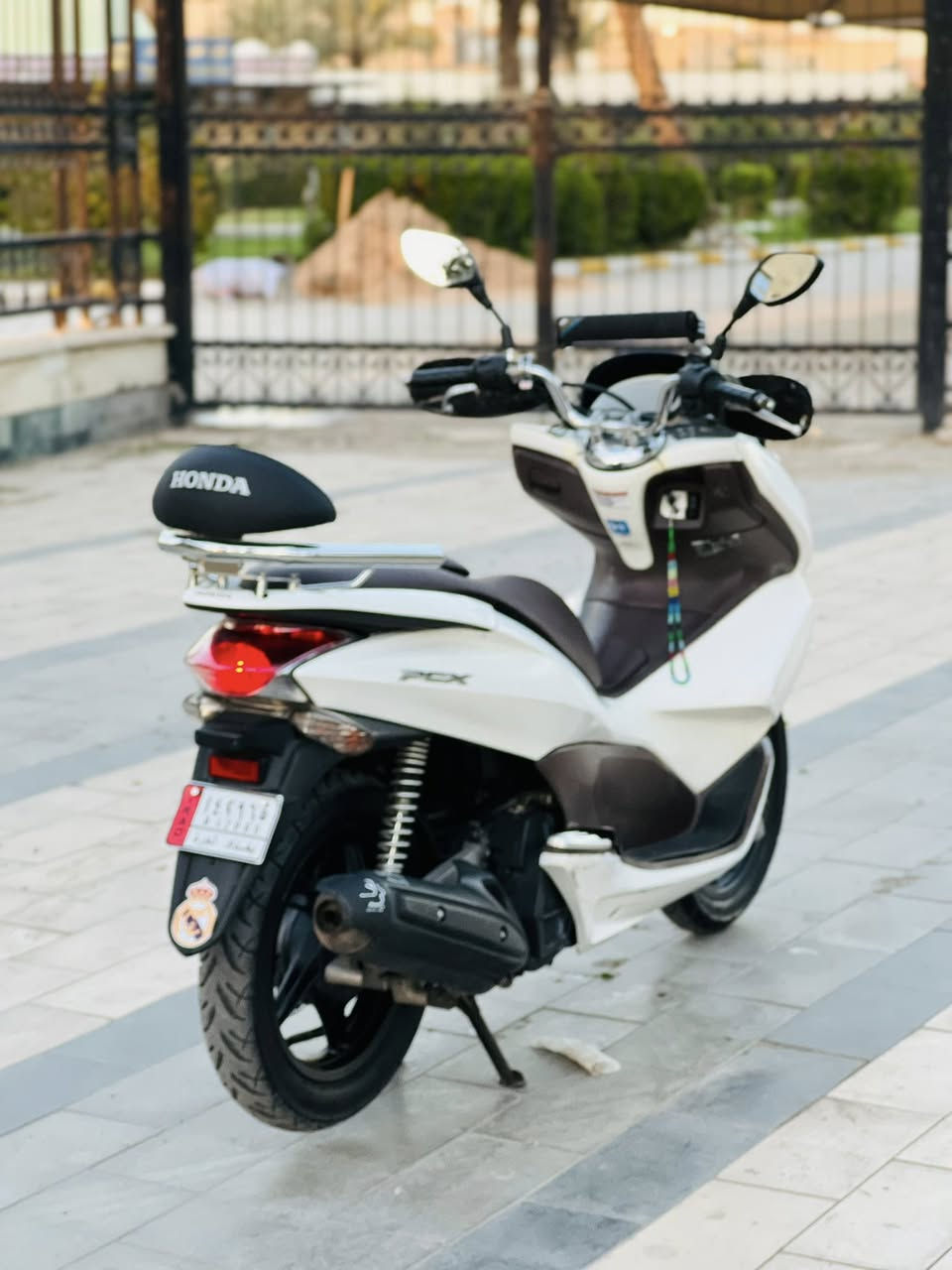 السلام عليكم للبيع دراجه pcxجيل الاول دراجة مال رمبه مديل18 ماخذها رمبه الدراجه على  ايدي حجم مكينه 150ياباني الاصلي دراجه جديده مال جناي  سويجين  بيه 
ياباني الاصلي دراجه كامله أستان كهربائي حساس ازدحام ٢حرف Aدراجه جديده الدراجه مكينه لوك شلعه معدل خير من اللّٰه دراجه تكول جديده بمعنئ الكلمه واحلا من الصور  دراجة مكينه مكفوله اي نقص مابيه
السعرمليون 350   و مجال قليل 
***********المكان  بغداد الكرخ
