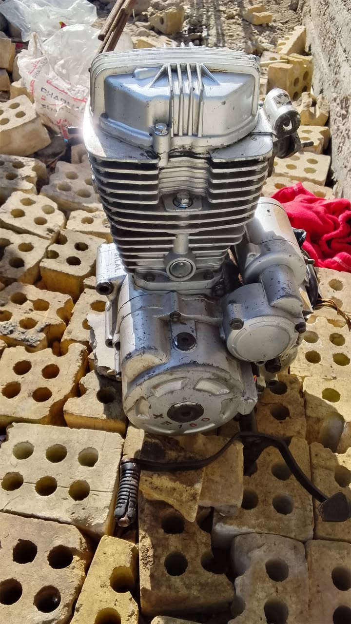 سلام عليكم محرك مال جمره
للبيع موديل 24 مبدل كلجات جدد و ولفات لاصليات السعر......... 75وبي مجال بصيط الرقم....... ***********
