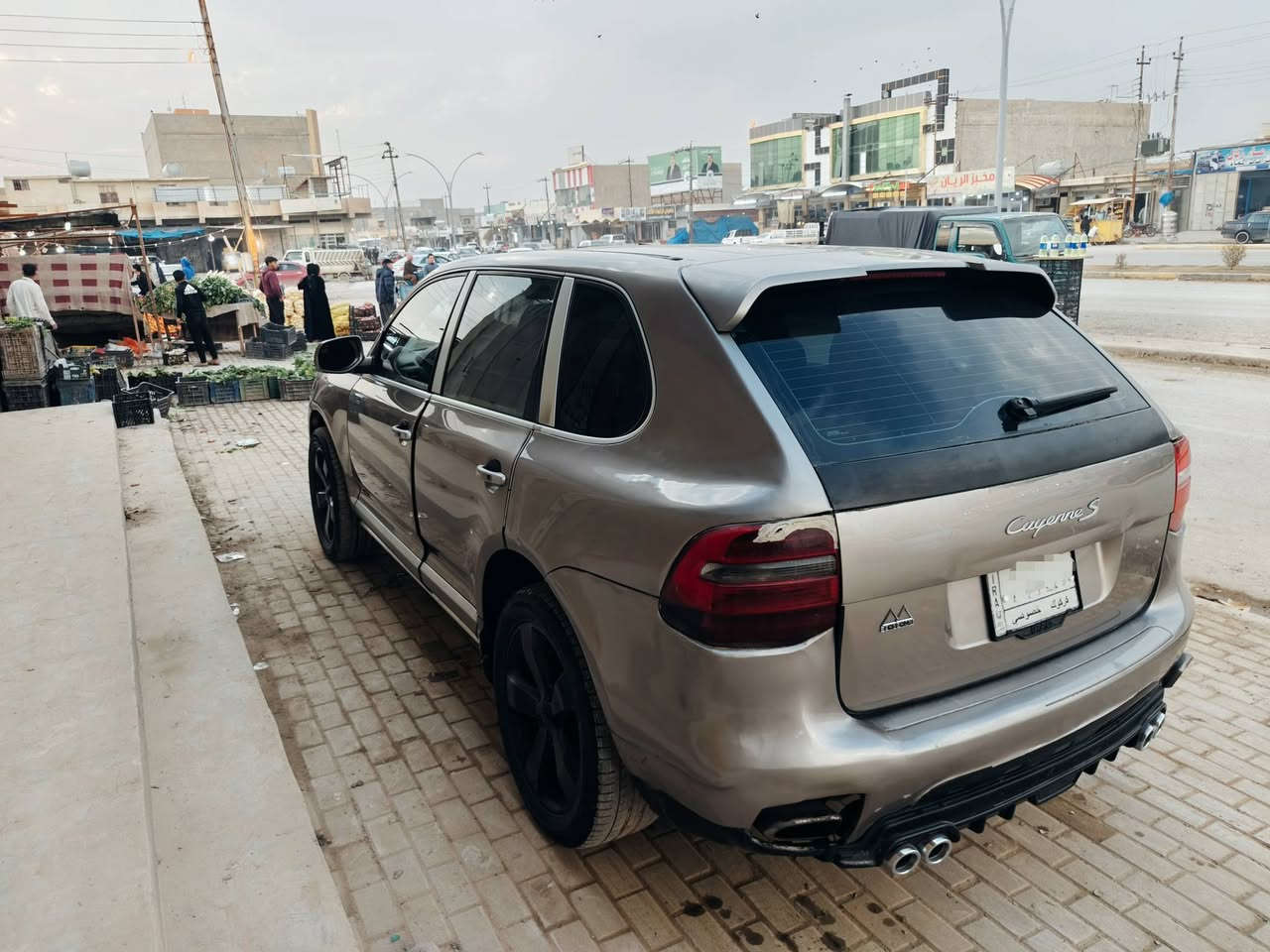 السلام عليكم
بورش كايين موديل 2007
محرك 8 بلادي 
رقم كركوك الماني 
سياره كلها بلاد بس الجاملغ الخلفي 
سعر 95 وبيها مجال بسيط
رقم الهاتف ***********
