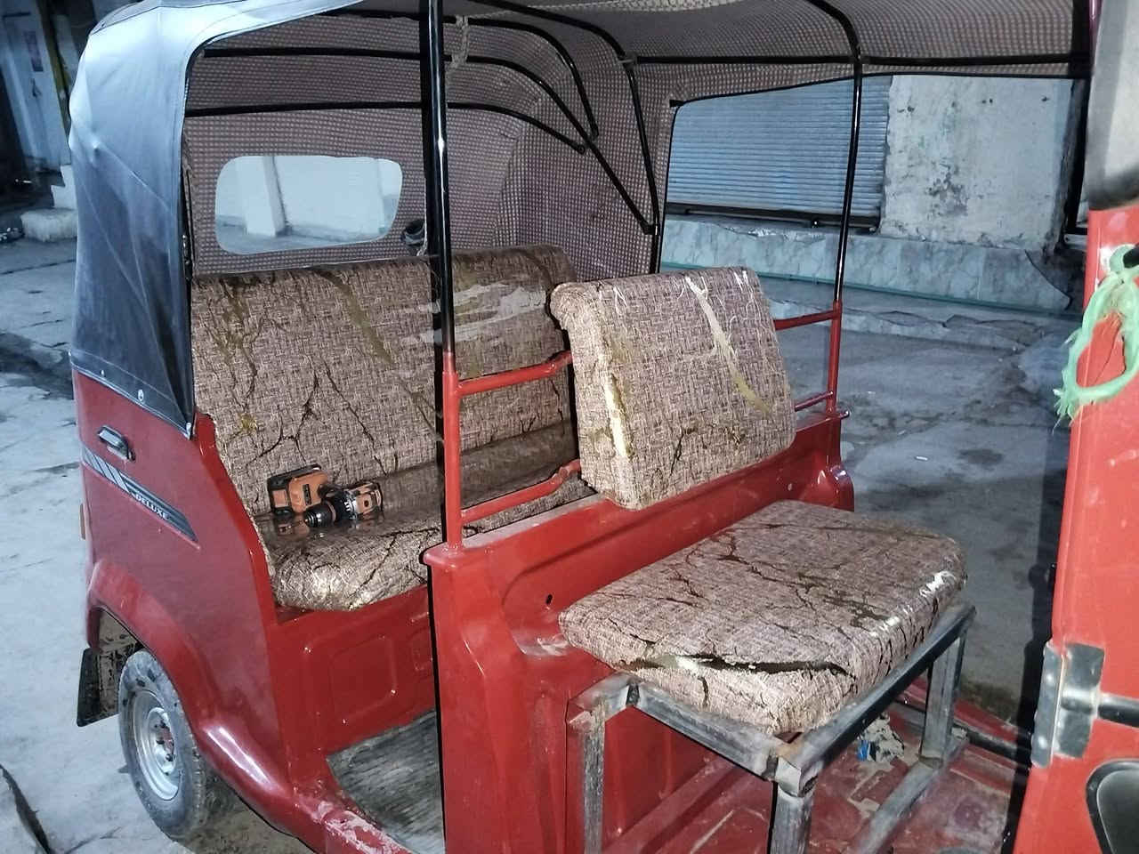 تكتك تي في اس موديل ١٩ نظافه فول سعر٣٨٥٠الف وبيها مجال لمكان ديالئ الخالص ***********٥
