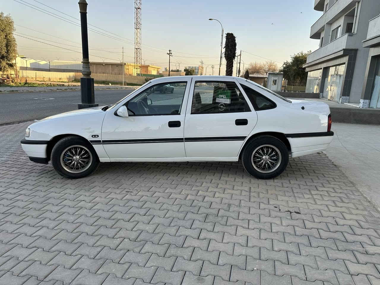 سلام عليكم هاي اوبل للبيع موديل 90بدون ضراربل شرط سنوى خلصان من 2020محرك 20كير اوتوماتيك بل شرط باور ابي ايس جام 4كهرابي ويل كروم بلادى تايرات جديد صدر مكان كركوك هاى رقم ***********
