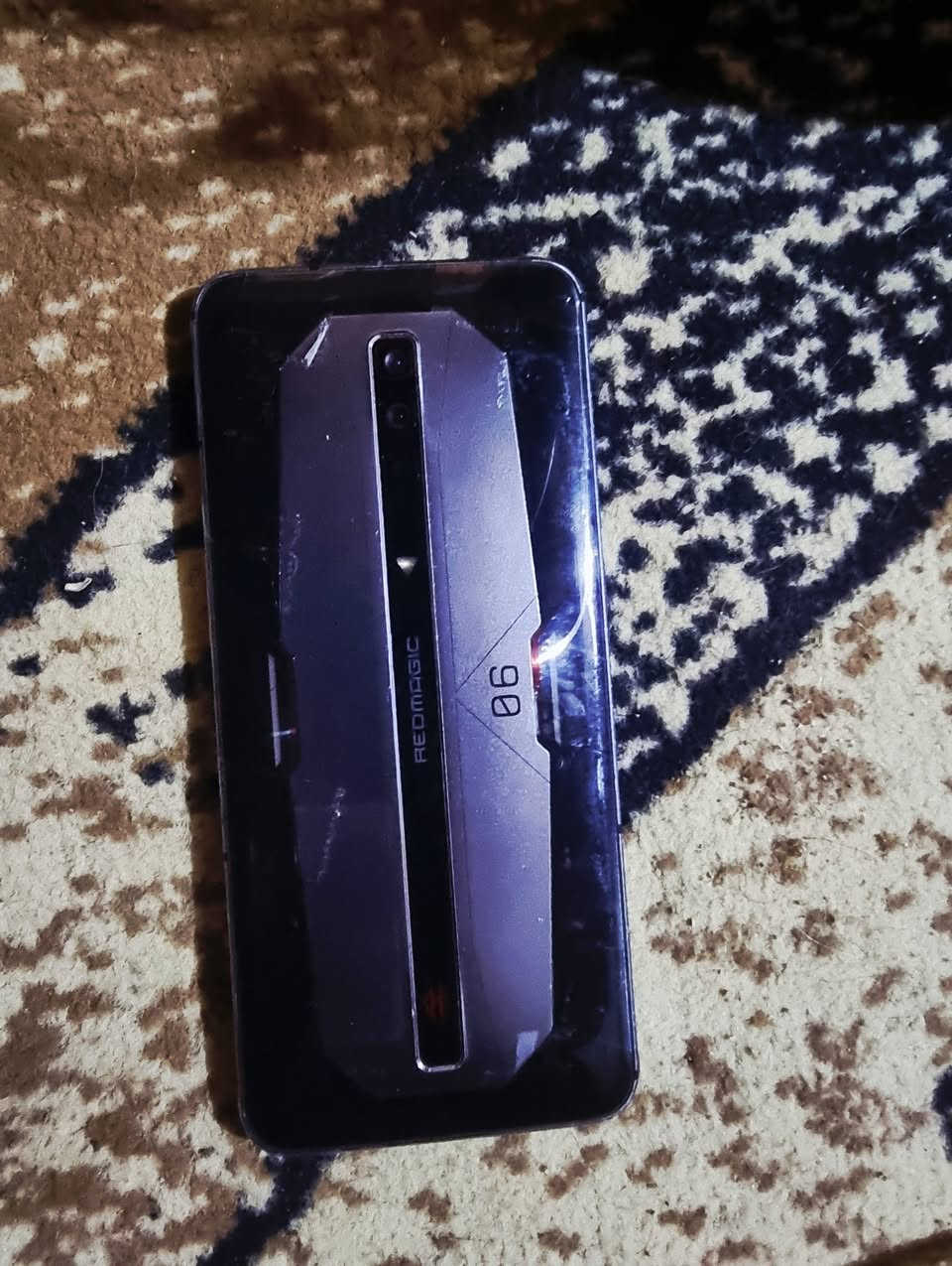 ريدمجك 6برو بعده نضيف مبدل شاشه وكاله ستوني شديتها شرط اذا مو وكاله مرجوع 
مواصفات الجهاز 
ذاكره 265 النسخه النادرة 
شاشه 165هرتز 
مراوح تبريد 
اضائه LED خلفيه 
90فريم ببجي باقي الالعاب 120و144 فريم 
شرط سلاسه فول وبعد الريدمجك معروف بالالعاب 
كامره خلفيه 64ميجا بكسل 
اماميه 16ميجا بكسل 
سعره 300وبي مجال بسيط حگ الجيه المكان قلعة صالح متوفر خاص 
رقمي *********** بي واتساب
