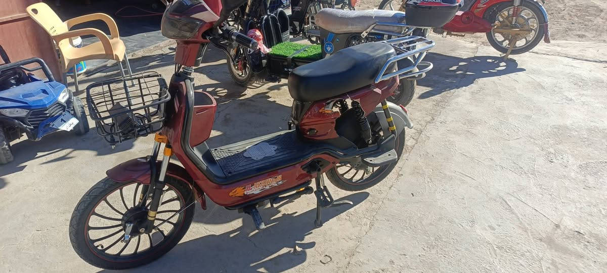 السلام عليكم ماطور شحن نظيف بيه كسر بالدرع الخلفي فقط
السعر 300 وبيه مجال 
الاتصال على الرقم 
***********
