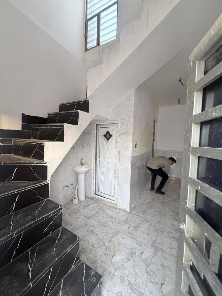 بيت للايجار🏠  50 متر الايجار سارع بلحجز سعره مناسب 

مقابل العسكري حي ميسان قرب سكله الكرعاوي بشارع الزور خلف اسوق الميالي 

📍 الموقع: محافظة النجف الأشرف

بيت 50متر بناء جديد تانكي وصخان بي لبيت كامل معايزه شيء خط مولد بي لبيت  جاهز للسكن

🟠 تصميم الخارطة : 

غرفه  - صالة  -صحيات  -مطبخ - منور 
سطح مطبك شتايكر 
ــــــــــــــــــــــــــــــــــــــــــــــــــــــــــــــــــ

سعر اللايجار 200 الف 

او من خلال الارقام التالية

 ***********
