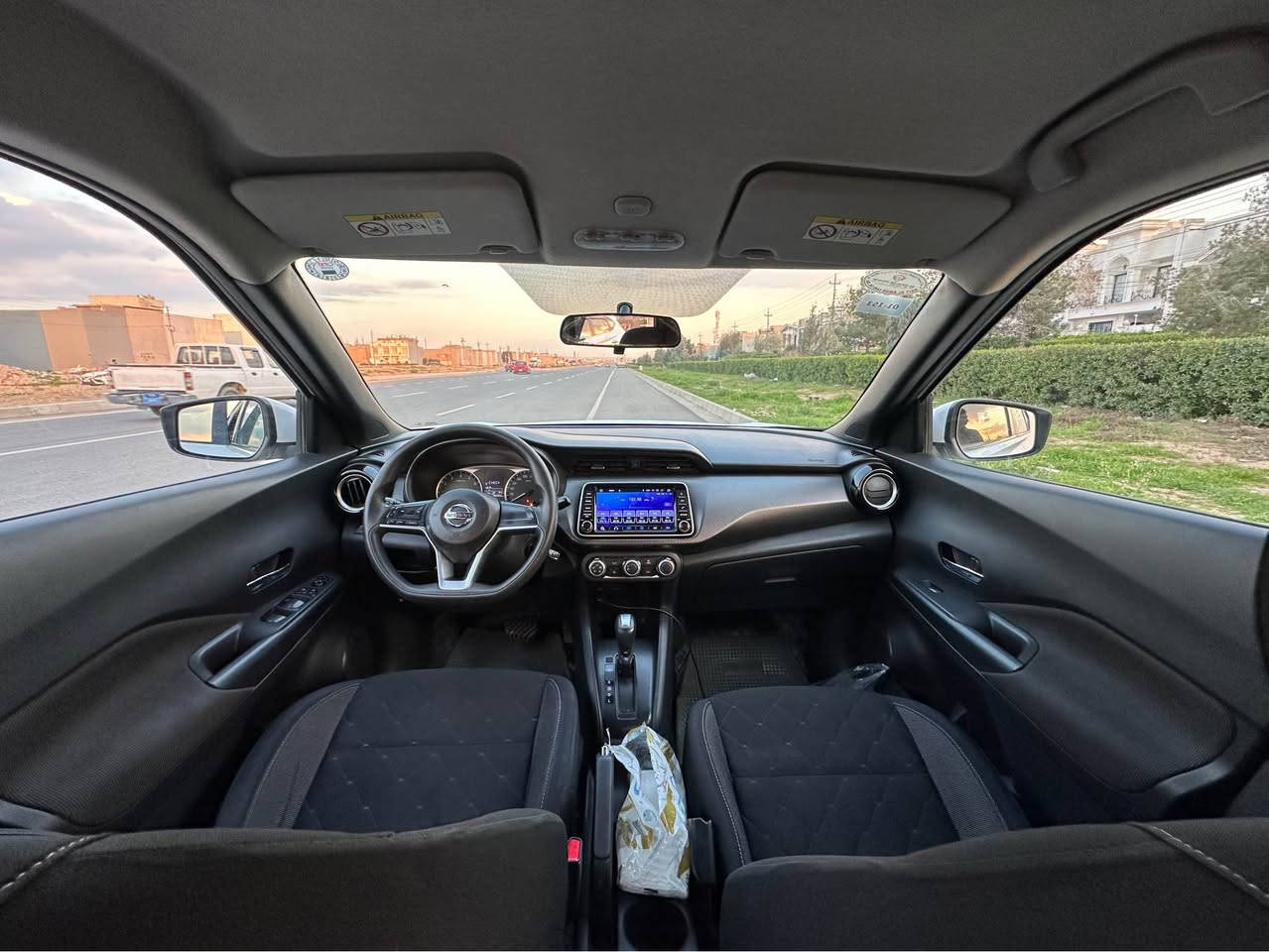 Nissan kicks 2018خليجى 
سةيارةكة رةقةمو سةنةوى نوية 
سةيرةكة دوو بارجةوو بستةكى سبوخة
بيشى كةبسة بشتى جةمبةكى خةفيفى هةية
سةيارةكة جايزة سعرى 118وةرقةو كةمةك مجال عنوان اربيل
☎️:*********** أربيل, العراق
