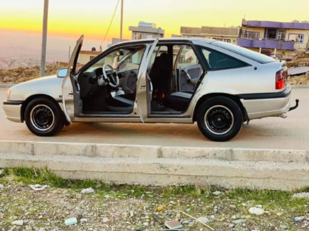 سڵاو هاوڕێان ئەم سەیارەمان هەیە بۆفرۆشتن مەکێنە 20 مودیل93 هەمووگیانی بەشەرت کۆدەی هەیە      ***********
