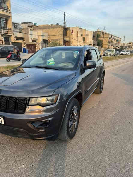 جيب بلاك توب 2018
السيارة بدون صبغ دعامية فقط
كير محرك صدر تبريد كفالة
سونار او صور الحادث بل منشور
مواصفات
فتحة 
داخل جلد وكهرباء 
صندوق كهرباء 
دفع رباعي 
ليد امامي خلفي 
شاشة كبيرة 
السعر 215 وبيها مجال بسيط
***********
