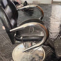 كرسي صالون • بيه مجال • للبيع