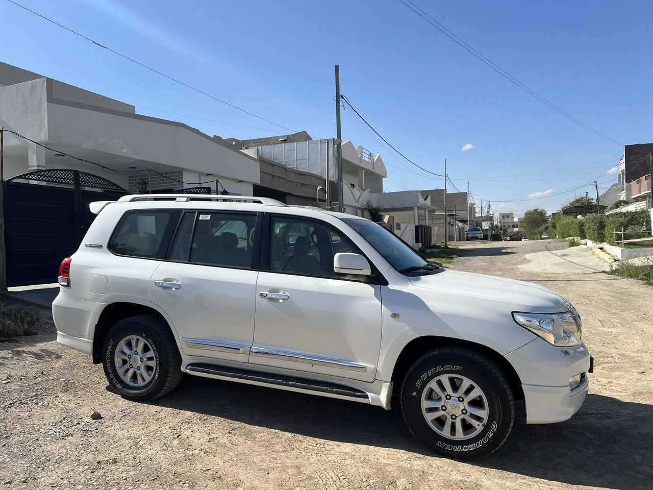 للبيع لانكروزر ٢٠١١ بدون صبغ بدون تعديل  رقم و سنوي جديد بسمنة. تخم تاير جديد  سعودي ديفيدي لسكف 
مكان سيارة كركوك 
سيارة مامحدثة باقي ع بلادي
ماشي ١٧٠ الف حقيقي
سعرهة ٣١٠ و بي مجال الطيبين 
***********
