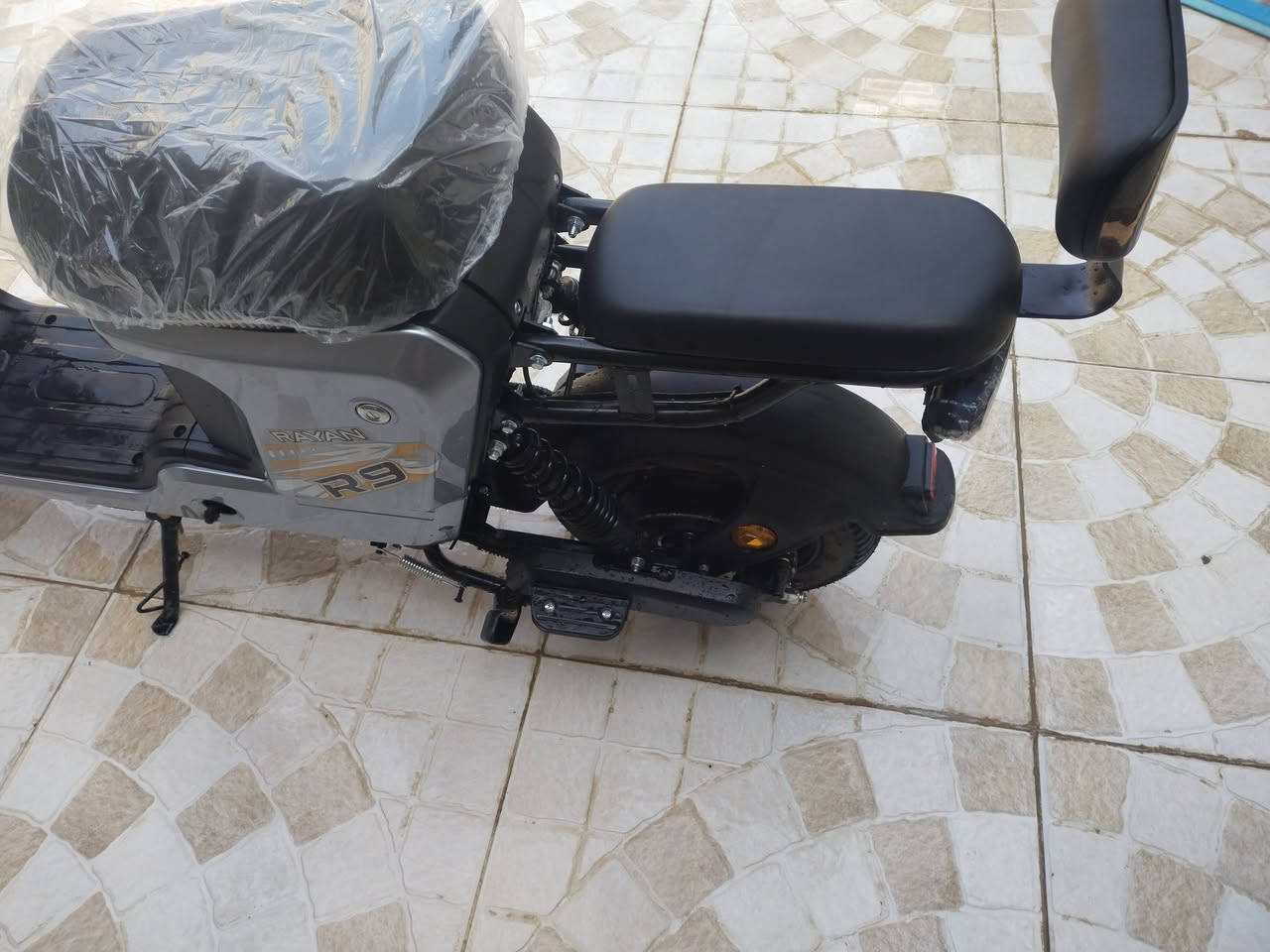 سلام عليكم دراجه شحن للبيع صار يومين من خذته مكان شطره سعر650وبيه مجال ***********
