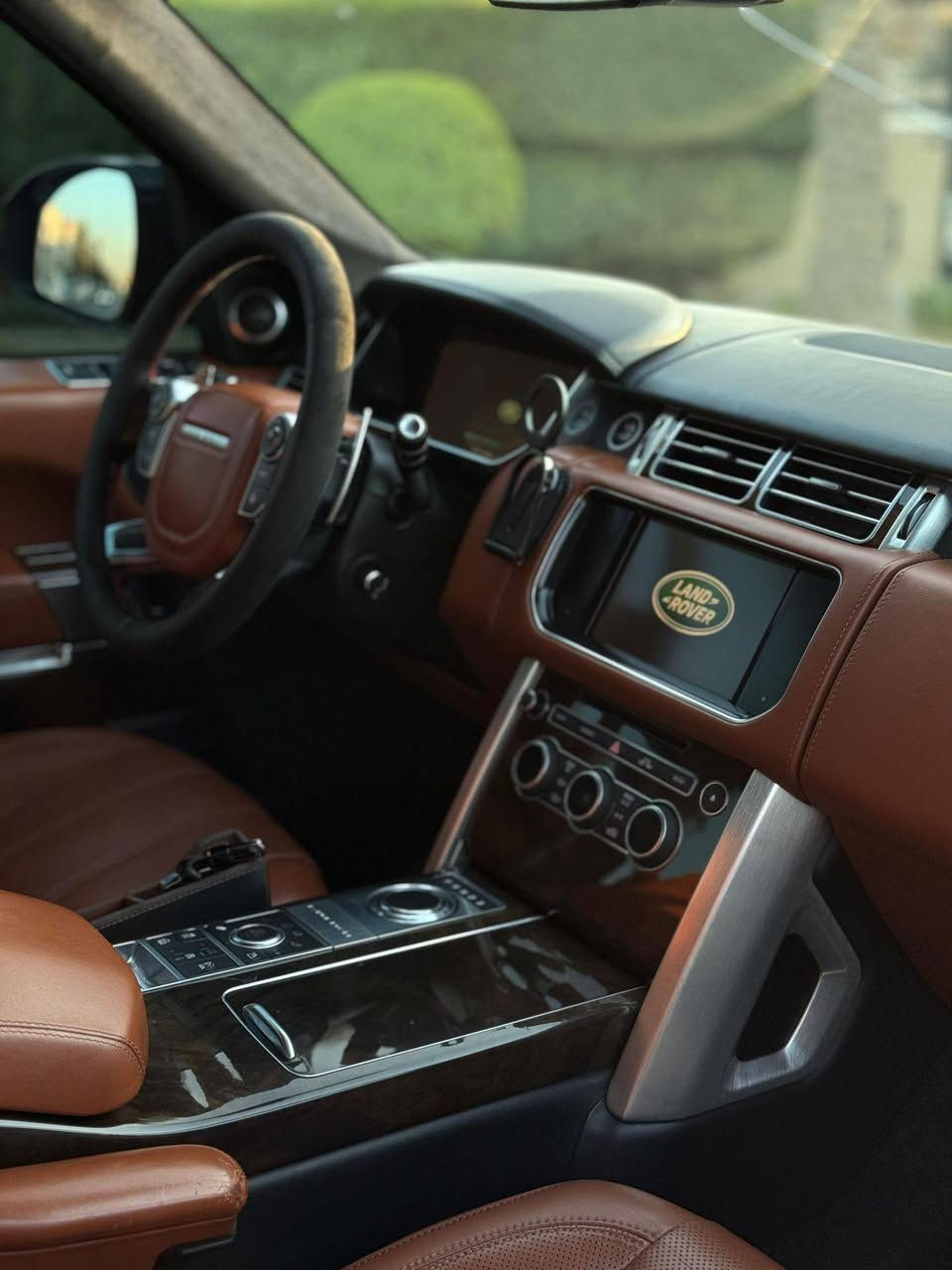 Range Rover
Autobiography VIP
2016
 
V8 Supercharged
 🇬🇧🇬🇧🇬🇧
رانج روفر 
فوك اوتوبايغرافي Vip
كشن خلفي منفصل ❤️

الموديل ـ 2016
رقم اربيل ❤️ 
سنوية تظليل 😍
تحويل مباشر بأسم المشتري
عداد المسافة ـ 120  ميل

لون أسود بلاك ادشن اصل 😍 
داخل مشمشي مميز ايضا 😍

مغلفة طبقة حماية PPF
السيارة بيها تظليل  80% بالسنوية ❤️❤️

وكالة سردار 💖 🇬🇧

السيارة كفالة عامة شرط كفاله من الرصعه 
و بارد و تكحيل و شرط الدعاميات بدون صبغ 
كير مكينه ميكانيك كفالة .. 🇬🇧🇬🇧
 
سونار مرفق مع الصور 😍
 
المواصفات  🇬🇧🇬🇧
=========
♦️ المحرك ـ 8  سلندر سوبر جارج
♦️ قمارة شامواه 
♦️ دوسات كهرباء
♦️ ابواب شفط 
♦️ كامرات ٣٦٠ درجة 
♦️ رادار 
♦️ مساج 
♦️ فول مواصفات 
ميحتاج اكتب اكثر 

تسأل على السعر 

اتصل او راسلنا واتس اب 

مكان السيارة بغداد الكرادة ❤️❤️

للأستفسار ٠٠

 
***********  سلام

سلام رانج 

@الجميع
