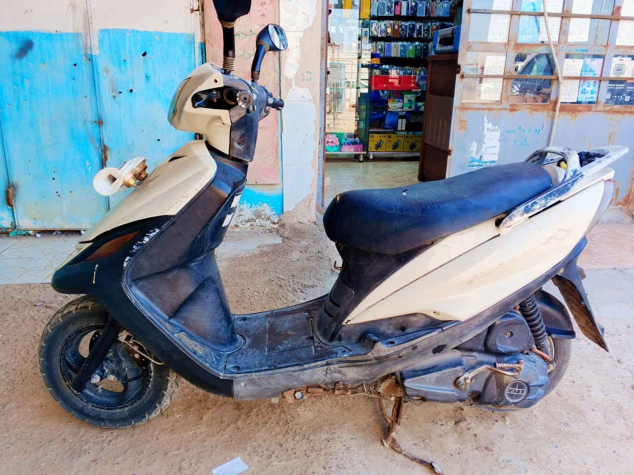 السلام عليكم 🫡
ماكس 140  دراجه حلوه ومرتبه
والحمدلله مافديوم وكفتني اروح واجي بيها لشغلي 
يعني دراجه لوز😚 دهن كل 15 يوم ابدله مداريها   
تجي وتشوف بعينك شرط الدراجه ادك سرعته 💯 100
شراي أخليك على راسي 🙆 خابر وتدلل سعر (400)وبيه مجال
 ***********
‏‪***********‬‏

              #العنوان المشاهده 🫡
