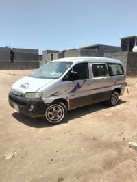 مهندس تاركس موديل 2000 جير ومكينه /2009/سعر 26 وبيها مجال 07724503049