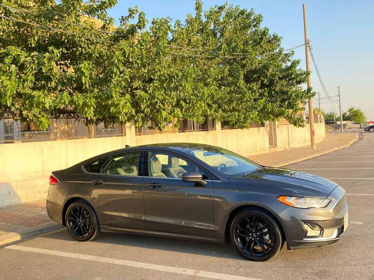 Ford Fusion 2019 Se
للبيع فورد فيوجن موديل 2019
ماشية 100 الف حقيقي
سيارة على ايد واحد 
سيرفس كامل مكمل جديد من شريكة القاصد
محرك و گير و حدادية بعدها ب حالة شريكة
مواصفات سيارة معروفة
بصمة و كود الباب
كشنات كهربائي 
گير ماوص و شفطات ستيرن گير عادي+اوتو
تبريد مركزي+ شاشة جبير كار بلاي+كاميرا خلفي 360 درجة
تحكمات ستيرن 
رادار امامي و جانبي و تحديد مسار+ وقوف ذاتي عند اقتراب من امامي....
ضرر سيارة جدا بسيط فقط ربع جاملغ خلفي صبغ بدون دواخل نهائي و بدون ايرباك و سيارة بدون شخوط و تعديل او رصعات شرط حتى دعاميات بدون صبغ
سنوية بأسمي جديد ما منتهي هزة هم جديد
مكاني اربيل
رقم او واتس اب: *********** أربيل, العراق
