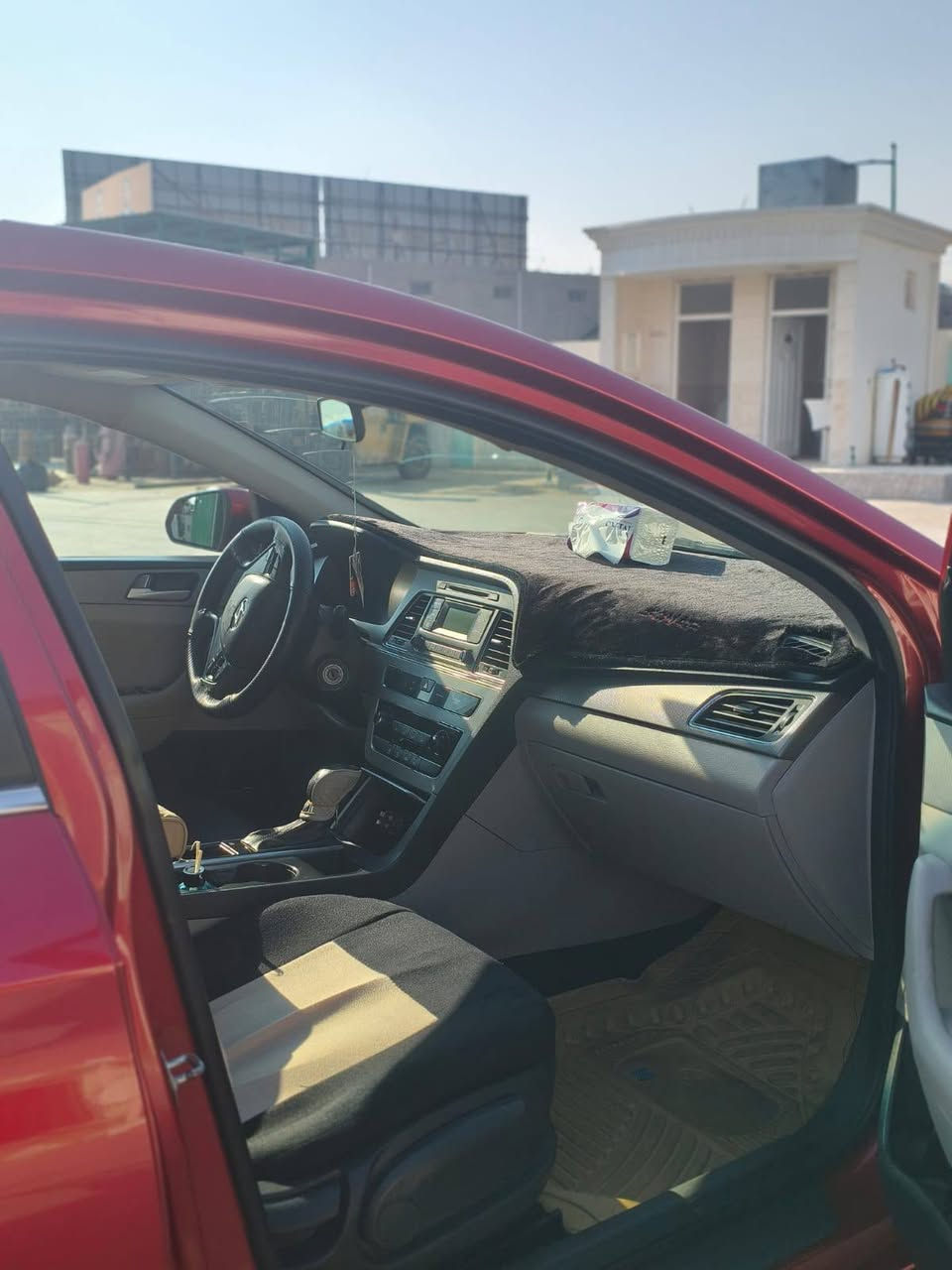 السلام عليكم سوناته للبيع موديل 2017 محرك 2400 
وارد امريكي الضرر بنيد وچاملق بدون دواخل 
السعر 140 $ // المكان جزيره البوذياب قرب المحطه الأولا  للستفسار ***********
