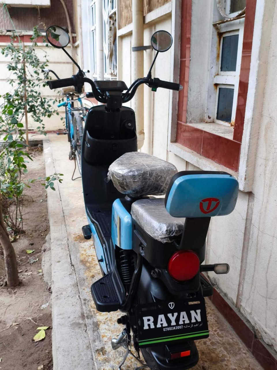 السلام عليكم دراجه شحن  للبيع 2025 محافظه النجف ✅
4باتري حجم صغير✅

اشارات يمين ويسار ✅

بريكات امامي خلفي✅

شاشه ايباد ✅ 

البطاريه يابانيه اصليه✅

الحجم 14 ✅

اللون سمائي  ✅

سرعته 40حقيقي ✅

 بايدر مساعد عند نفاد الشحن ✅

تشغيل عن بعد ✅

جهاز انذار عن السرقه ✅

قفل تاير خلفي✅

تمشيك بل شحنه الوحده 30 كيلو متر  

السعر : 390 وبيه مجال 

الاستفسار : ***********
