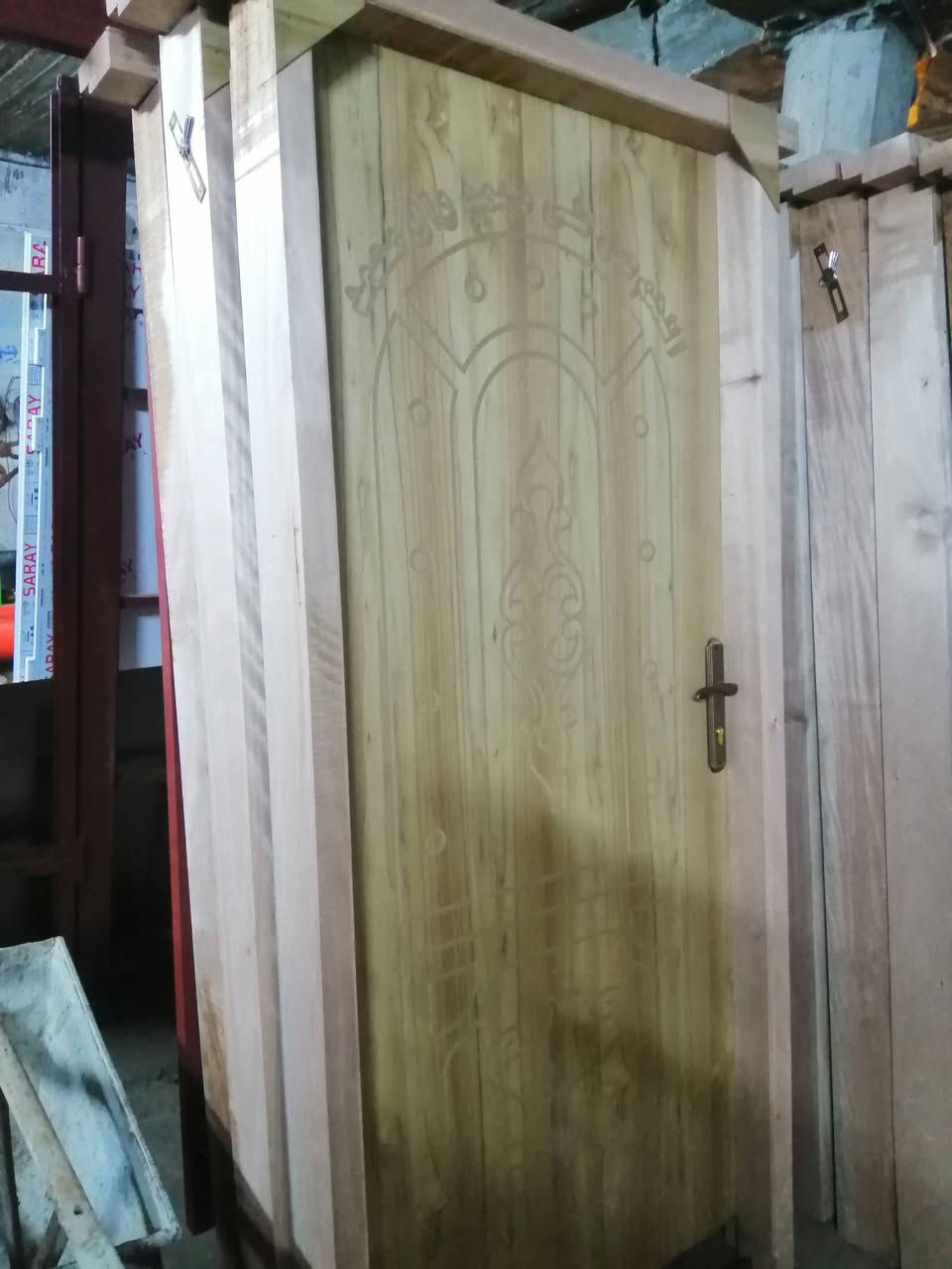 السلام عليكم..
يوجد لدينا أبواب خشب جاوي حديثة الصنع وأبواب pvc لكافة القياسات الرفاعي الحي نهاية البلوك الثالث واتساب ***********
