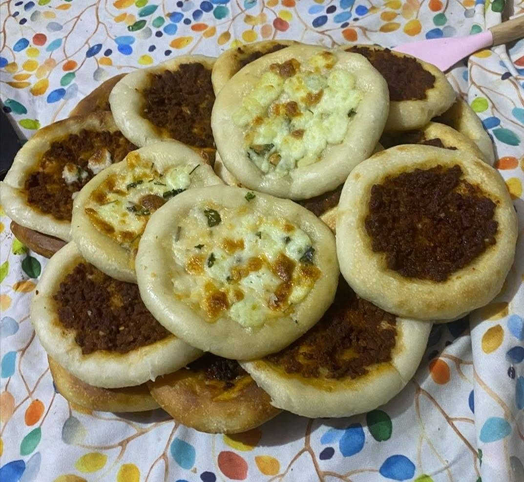 💥 بسم الله نبدأ💥
أهلاً وسهلاً بكم في صفحتنا الخاصة بالمعجنات والحلويات المنزلية 🍞🍪

نقدم لكم اشهئ المعجنات والحلويات الطازجة، المحضرة يومياً...
للحجز والأستفسار، راسلونا عبر الصفحة. (الحجز قبل يوم)
قضاء عفك


**إذا كنت صاحب هذا الإعلان وتريد حذفه لأي سبب، رجاءا أرسل رسالة إلى الدعم الفني**
