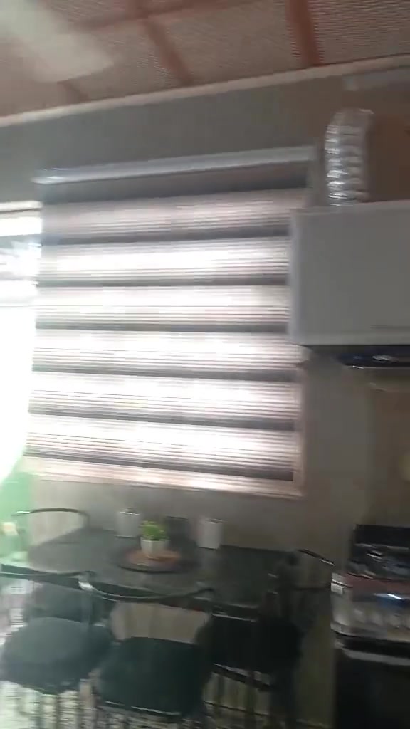 بسم الله عليه توكلت
دار للبيع ١٠٠م طابو زراعي بناء بلوك
يحتوي غرفه وصاله ومطبخ وستقبال وصحيات
بناء مرتب وعالي عن الشارع
طبر فرعون قريب جدا للشارع العام
تفاصيل أكثر خاص وبخدمتكم
***********
