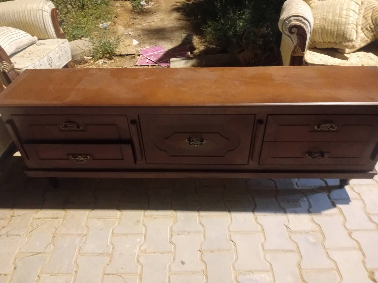 تخم عشر مقاعد تسكام  تسكام ٢٥٠ الف
كاربد مال شقه كامل جديد ٢٠٠
كيزر جديد بنايلونه ١٠٠
ميز بلازمه جديد ١٥٠
***********
