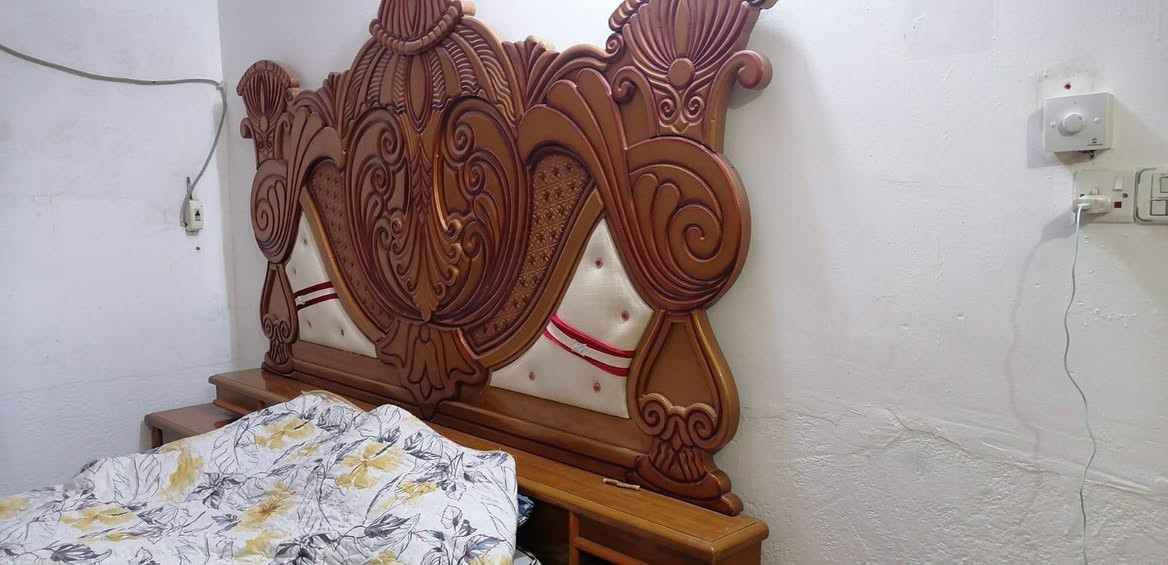 للبيع اي استفسار على رقم ***********
