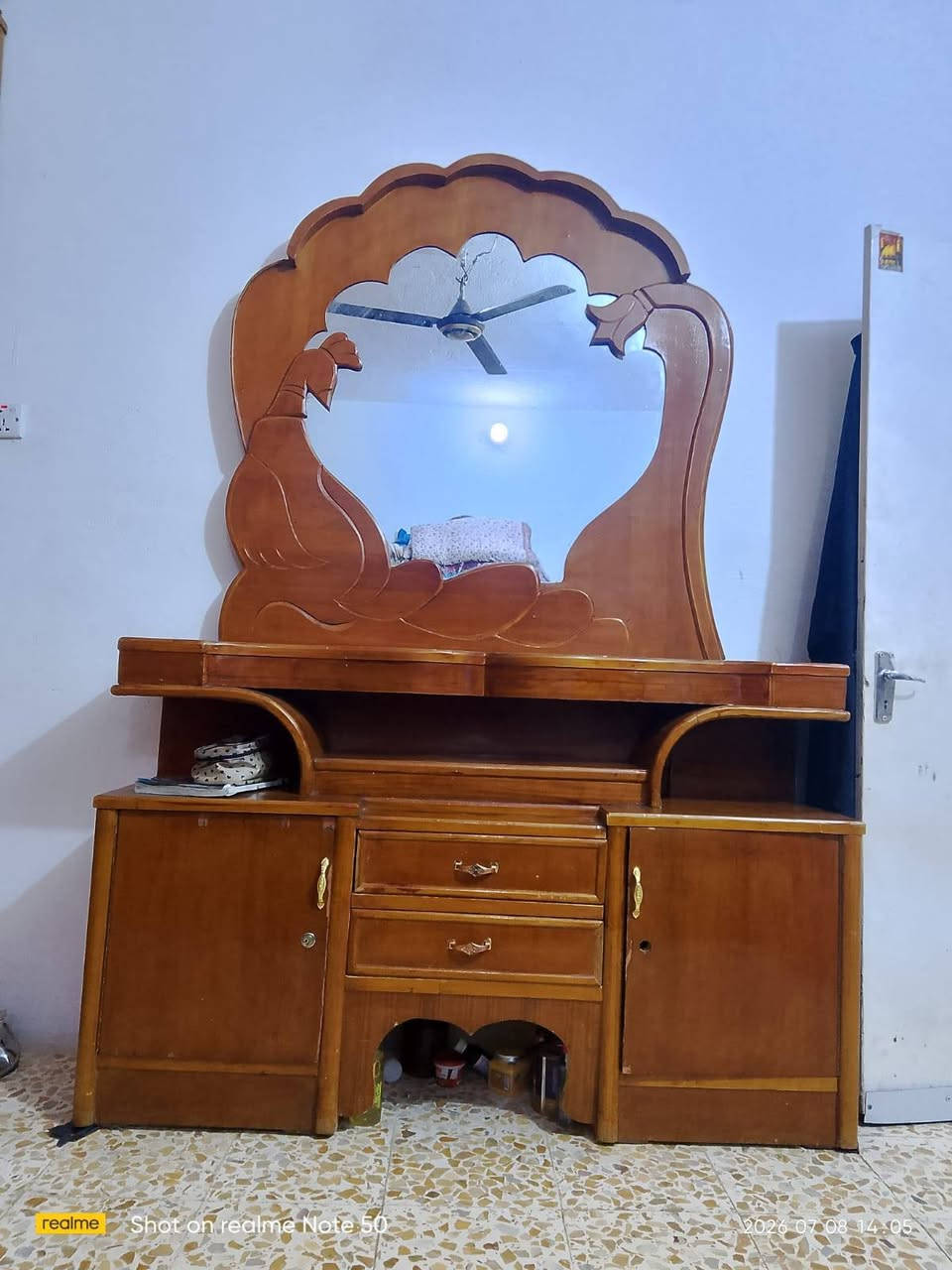 غرفة اخشاب ام سته صاج ثقيل نضيفه للبيع مكاني عماره المدثره استفسار
***********
