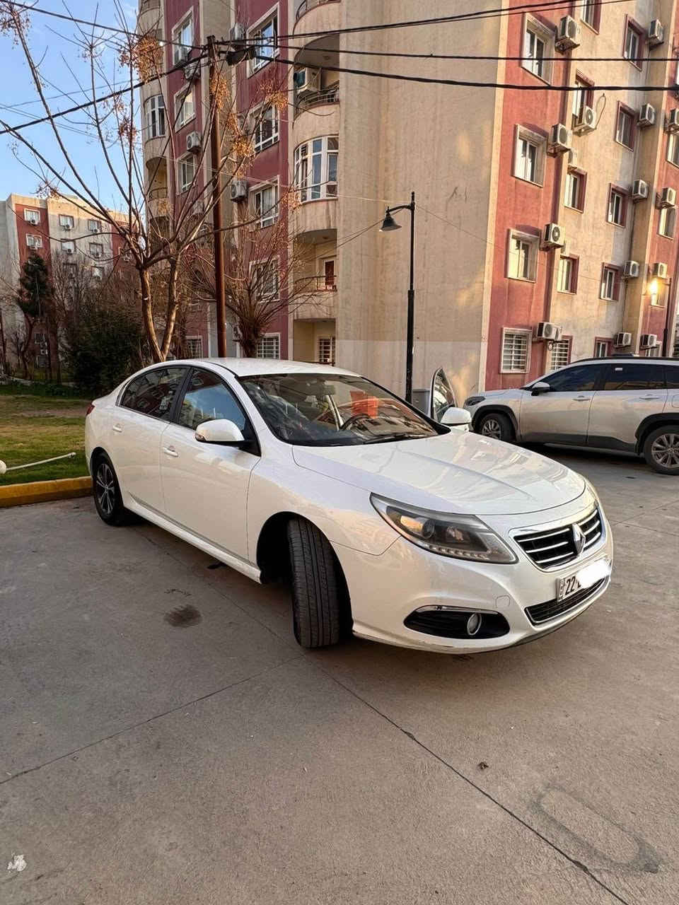 Renault safran 
model 2015 
 sanawe ta 27 tazaya 
boyaxi nia yak bst sardi haya
***********
١٠٧وەرەقەو مەجال 
سلێمانی السليمانية, العراق
