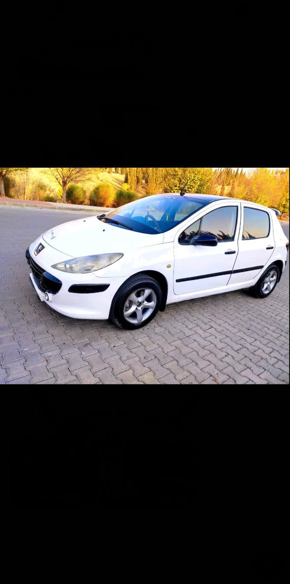 بیجۆ  فڕنسی مۆدیل2006
گیڕ  تۆماتیک  فول مواسەفا
  بی دعم بی لیدان
اڕم سۆران  سنوی جنوبی لە گڵە
هەردووکی بەشەرتی ئەوەلیات
پیوست بە وسف ناکات هه زار دینار مسرفی تیانیە  هه موو گیانی وک شریکە ایش اکات
تبرید و پاوەر و ایبی ایس و ارباکو گیڕی تۆماتیکو عادی
زینۆن و حاسو کامیرای دواوە و شاشە ایپات🌹جام کاربا  قفڵ مرکزی اوینە کاربا  چوار تای تازەی لە ژیرایە
تازە ڕۆنو هایدرۆلیکم گۆڕیوە
  هه مو گیانی بە شە رتی دە فیتر  
  
نرخ47 گەڵا   
                     لەسلیمانی

***********            *********** السليمانية, العراق
