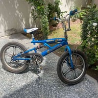 بايسكل للبيع نوع BMX حجم 20  السعر 100 الف وبي مجال  المكان بغداد الكر...